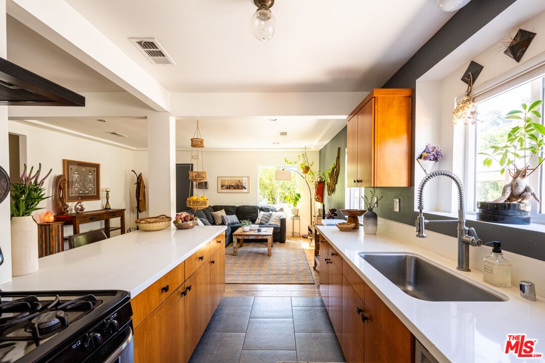 MLS #25585629 image #11