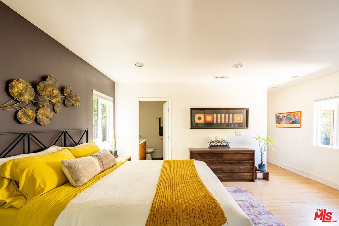 MLS #25585629 image #18