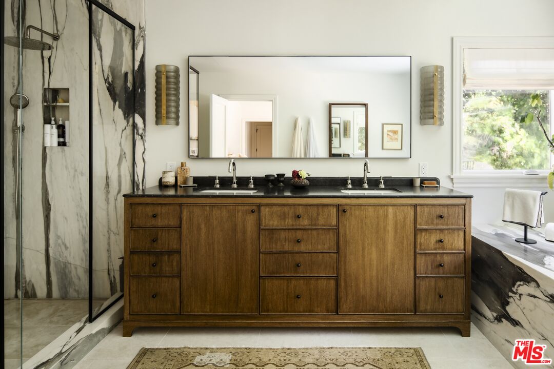 MLS #25585655 image #14