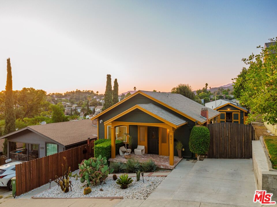 MLS #25585711 image #0