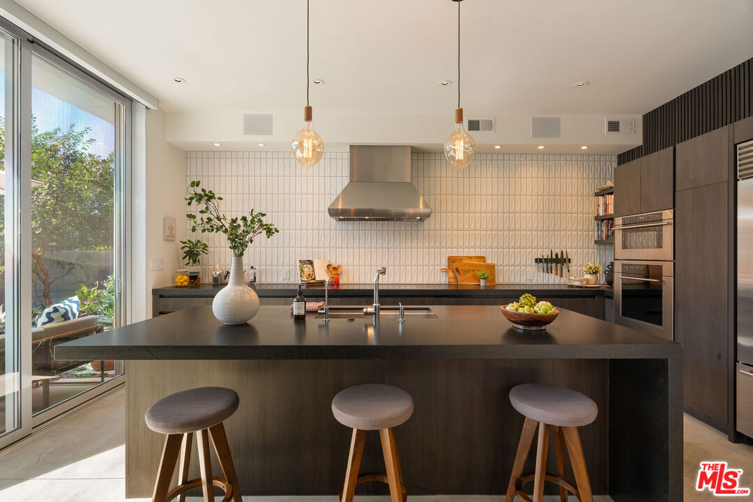 MLS #25585915 image #1