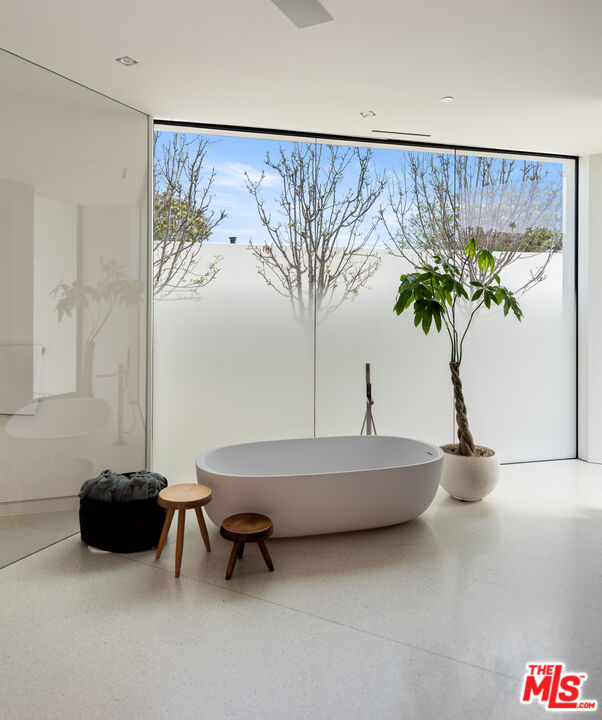 MLS #25586149 image #17