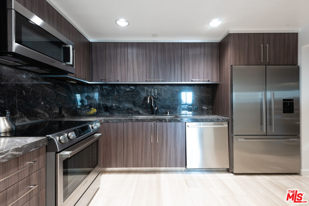 MLS #25586889 image #14