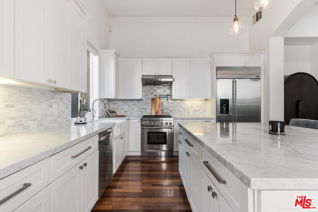 MLS #25586973 image #17