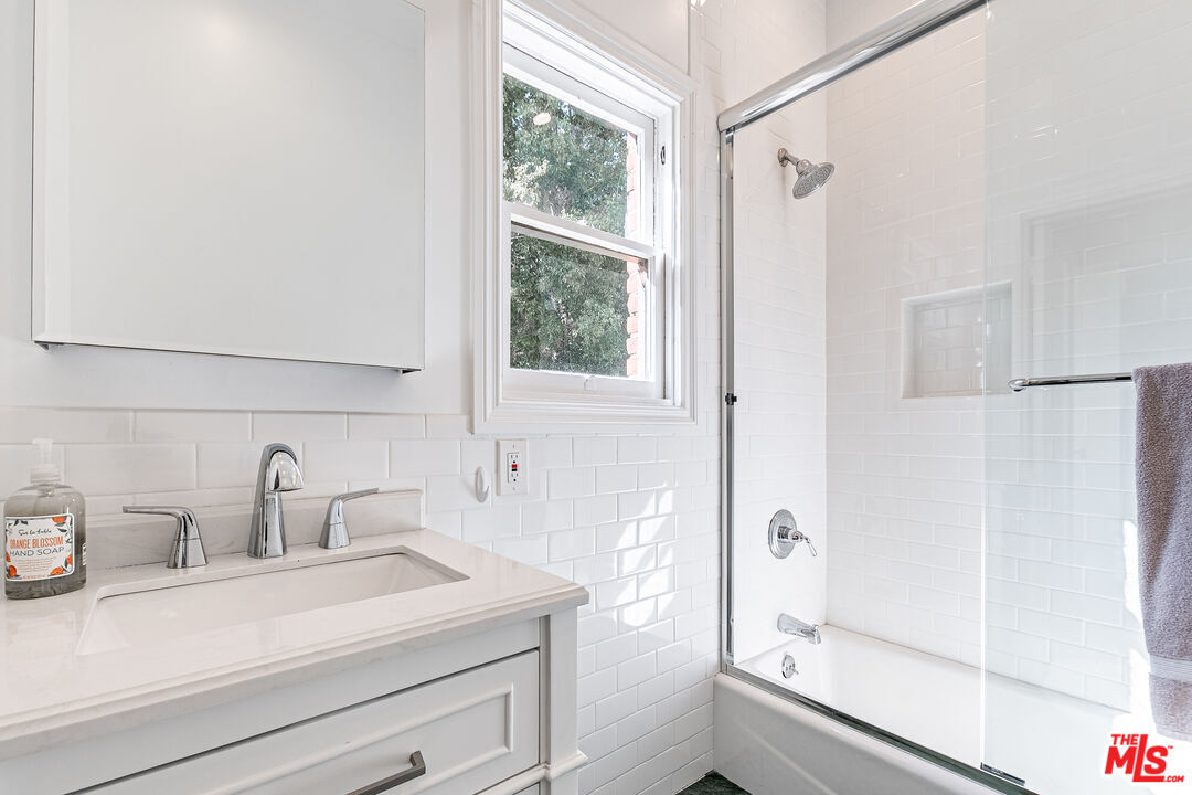 MLS #25588025 image #22