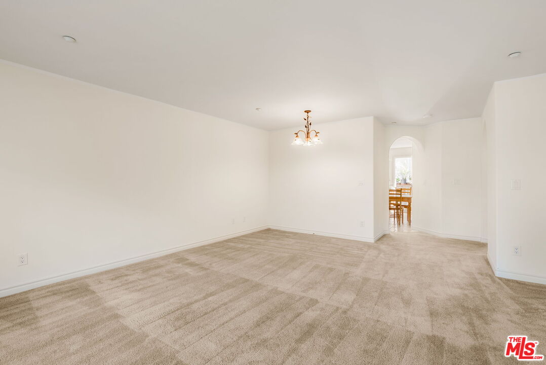 MLS #25588147 image #14