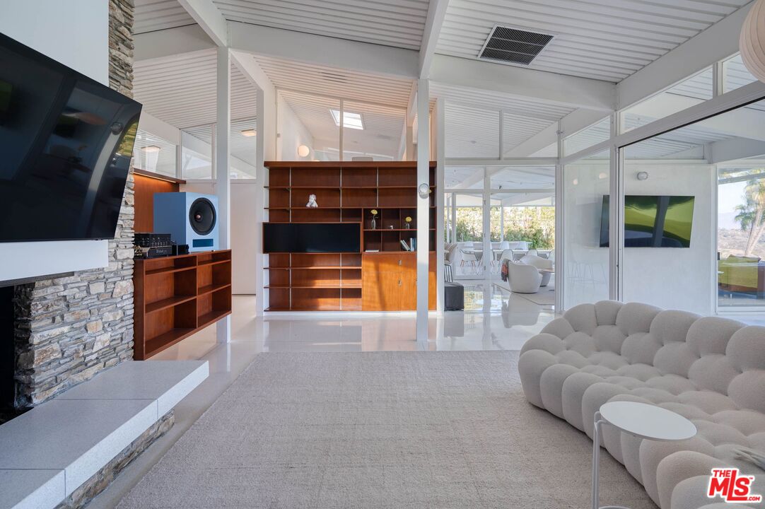 MLS #25588447 image #12