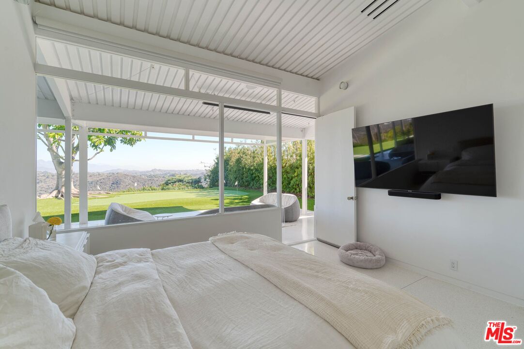 MLS #25588447 image #18