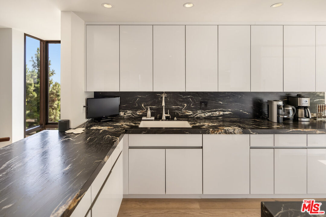 MLS #25589825 image #12