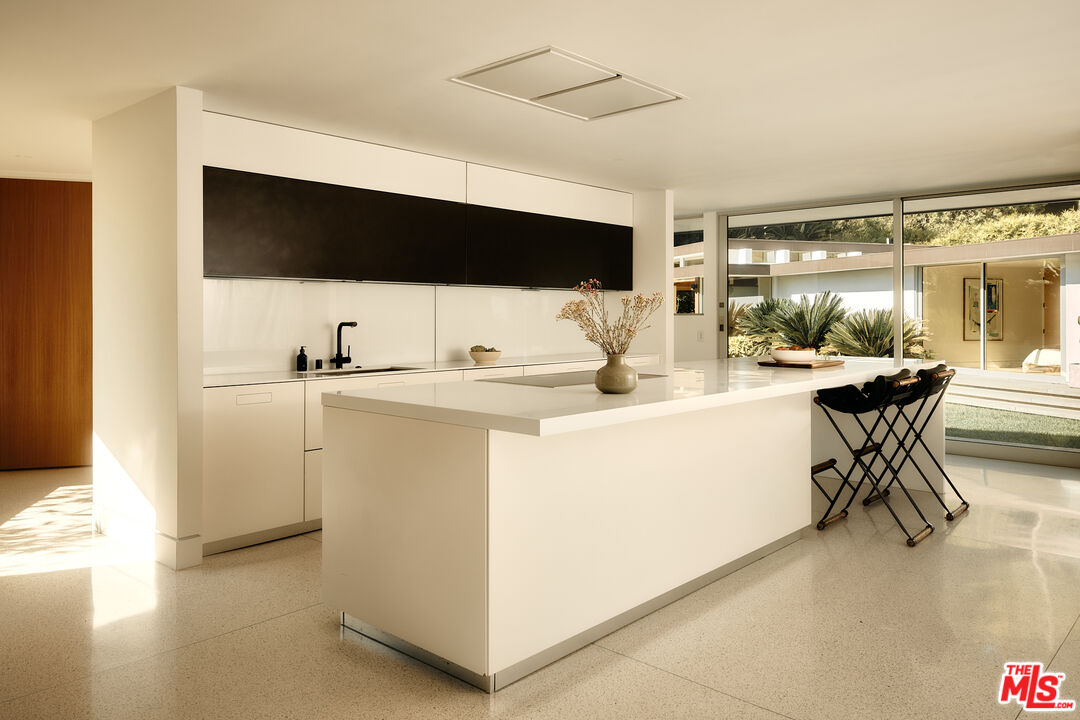 MLS #25589851 image #10