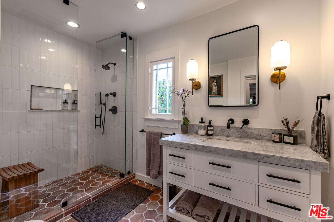 MLS #25590405 image #18