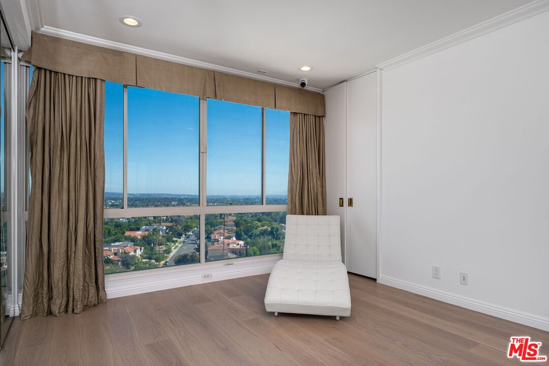 MLS #25591589 image #35