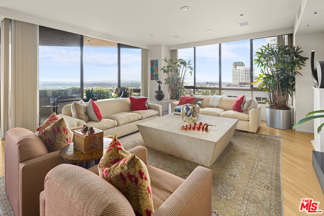 MLS #25591761 image #1