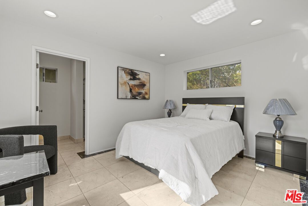 MLS #25591823 image #16