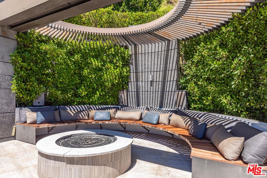 MLS #25591997 image #24