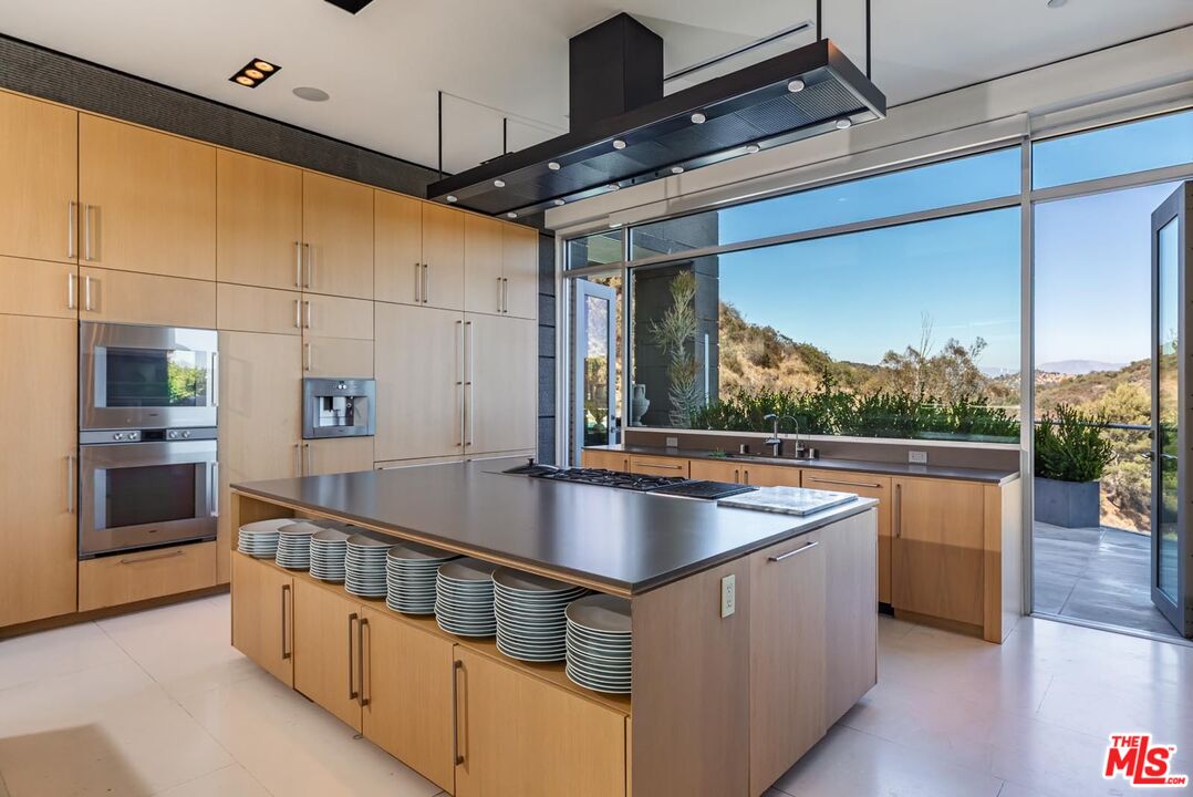 MLS #25591997 image #30