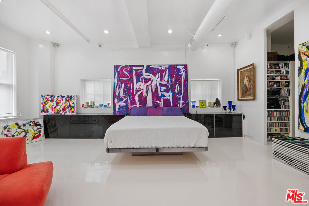 MLS #25593715 image #24