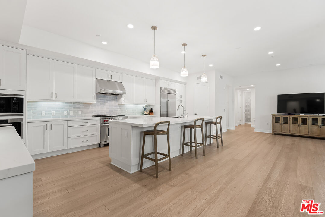 MLS #25593985 image #1