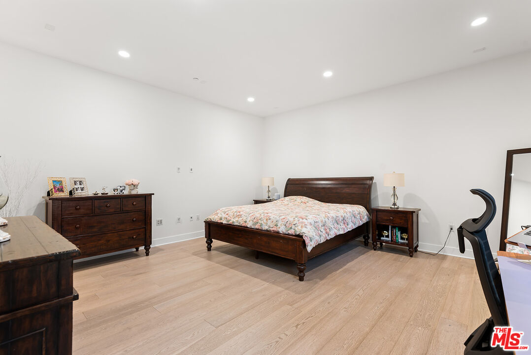 MLS #25593985 image #19