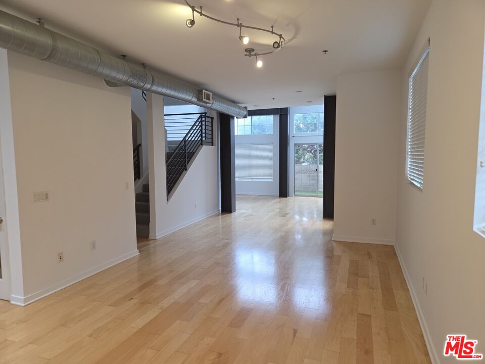 MLS #25594781 image #3