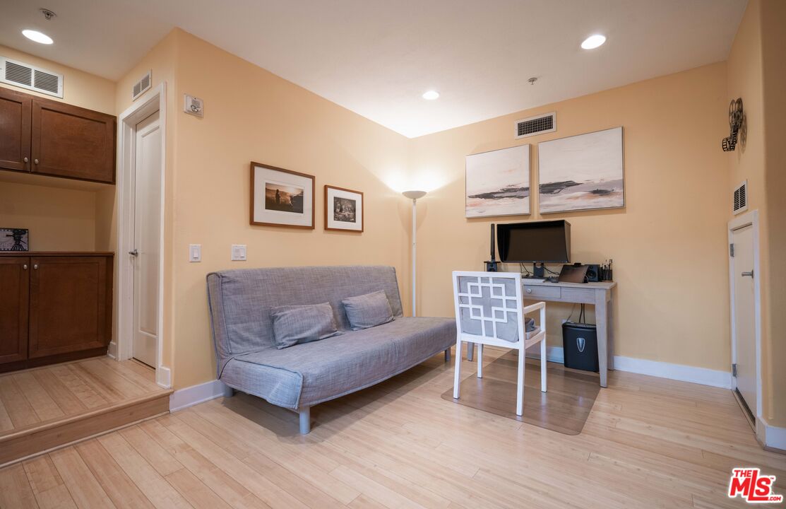 MLS #25595747 image #17