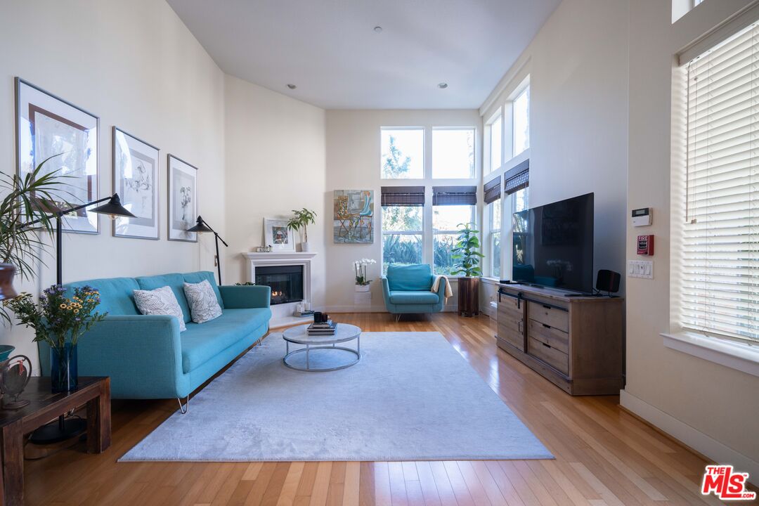 MLS #25595747 image #0