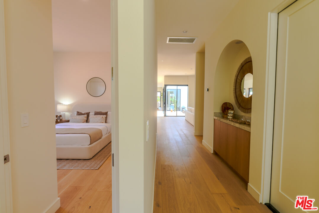 MLS #25595767 image #16