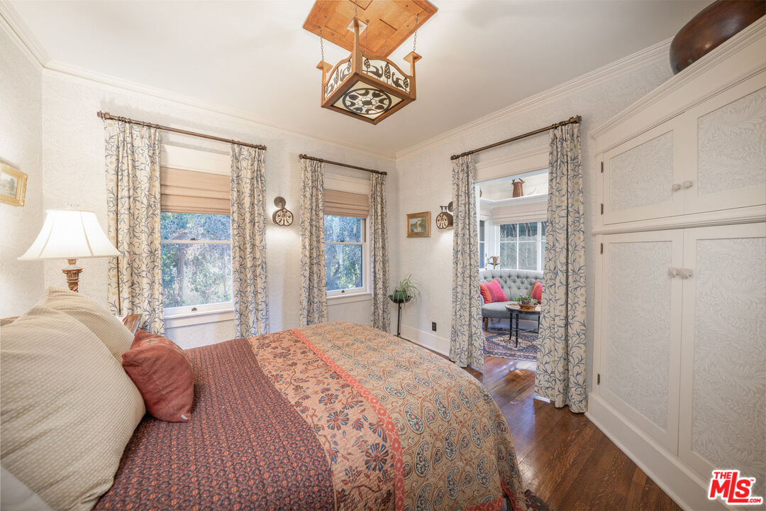 MLS #25596063 image #17