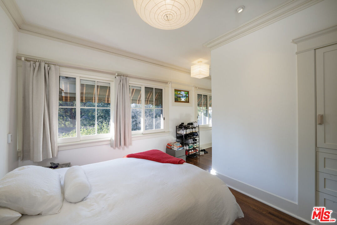 MLS #25596063 image #19