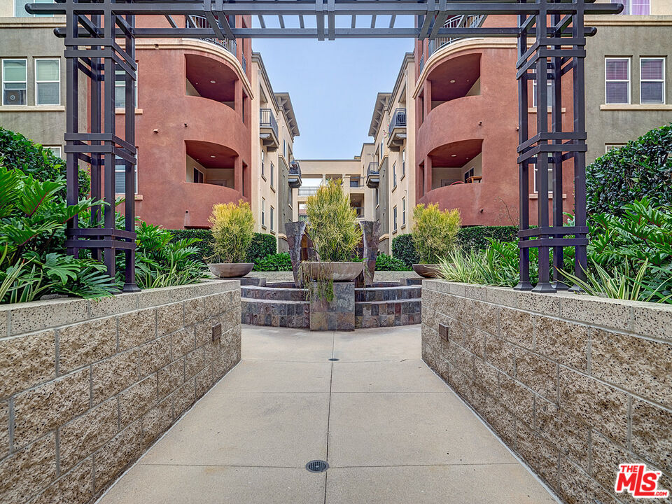 MLS #25596381 image #21