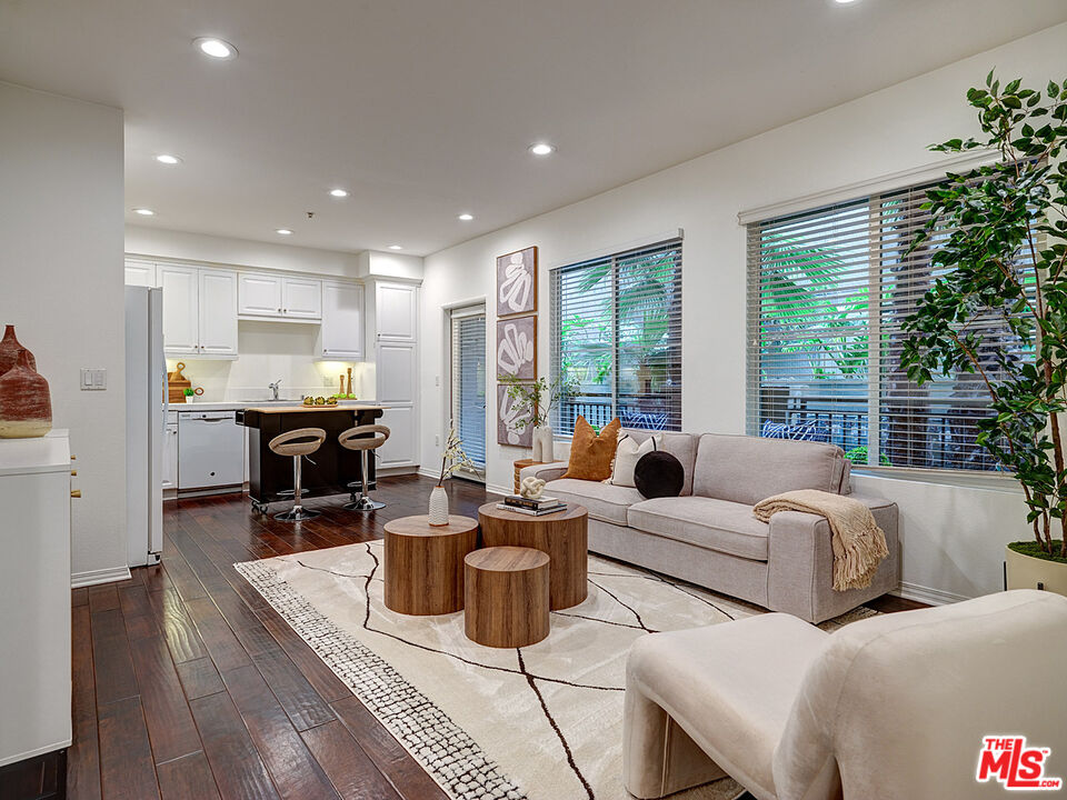 MLS #25596381 image #3