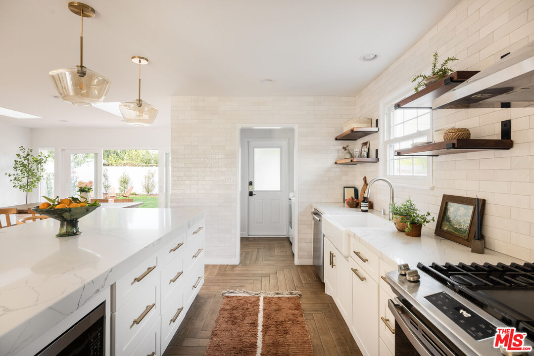 MLS #25596533 image #15