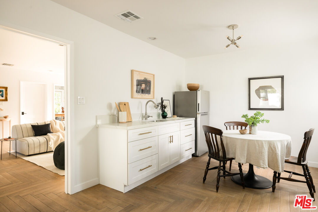 MLS #25596533 image #23