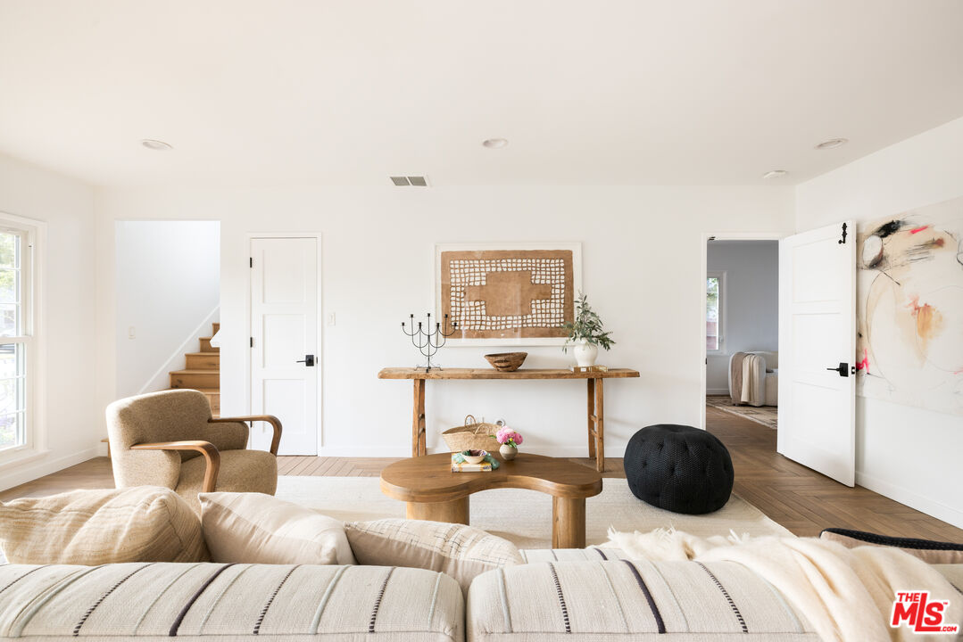 MLS #25596533 image #5