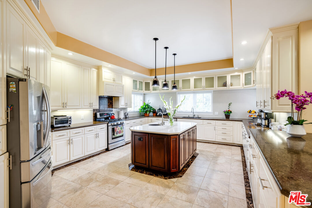 MLS #25596701 image #12