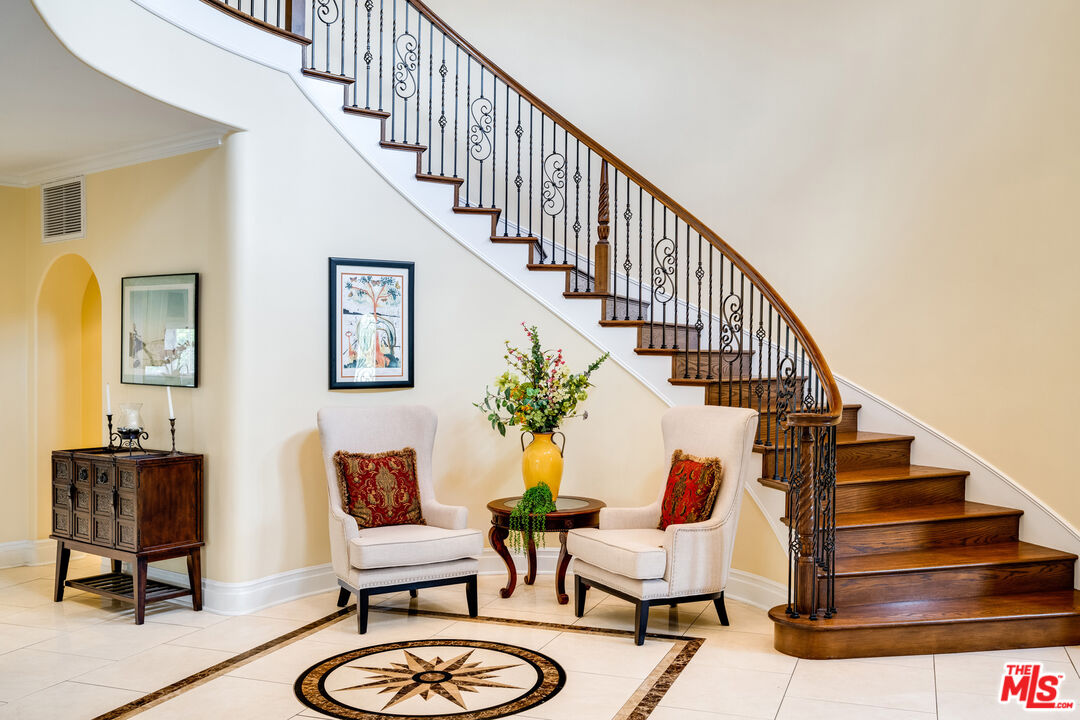 MLS #25596701 image #3