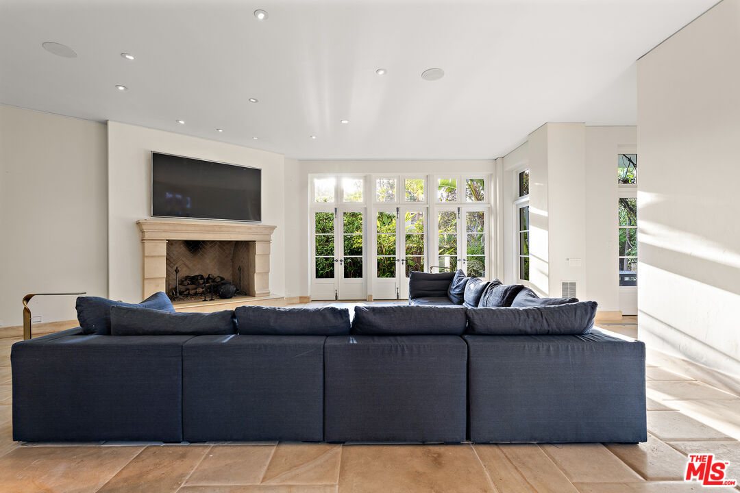 MLS #25596777 image #12