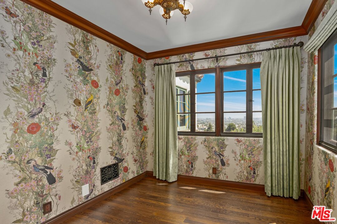 MLS #25596951 image #33