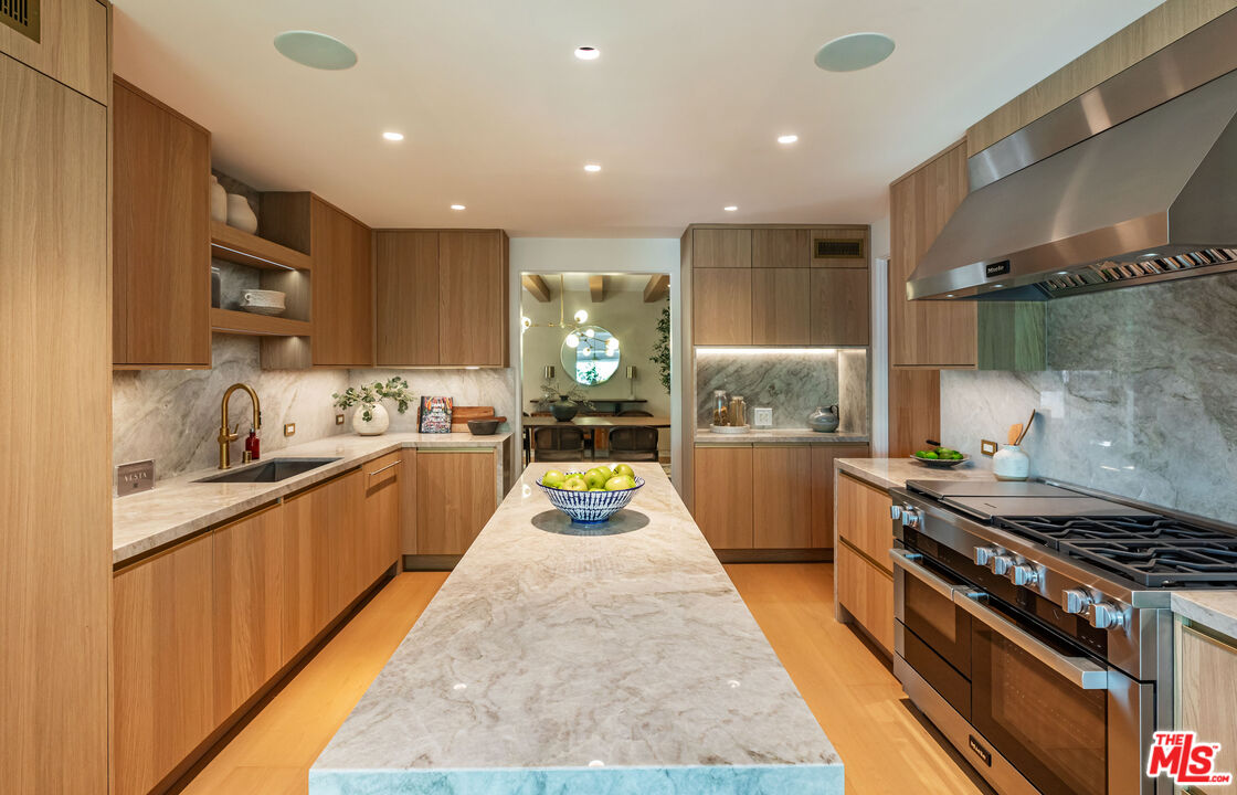 MLS #25597503 image #16