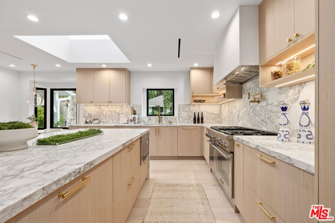 MLS #25598675 image #2