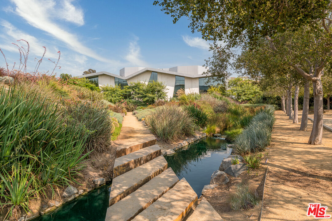 MLS #25600141 image #16