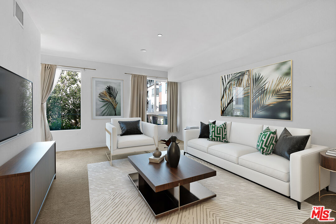 MLS #25600141 image #0