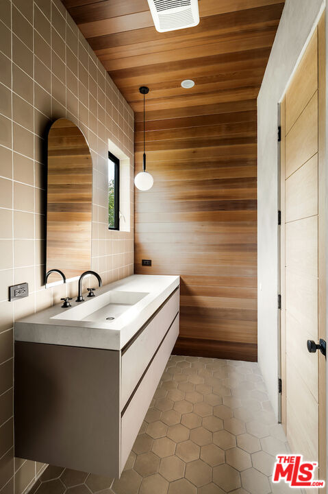 MLS #25601049 image #25