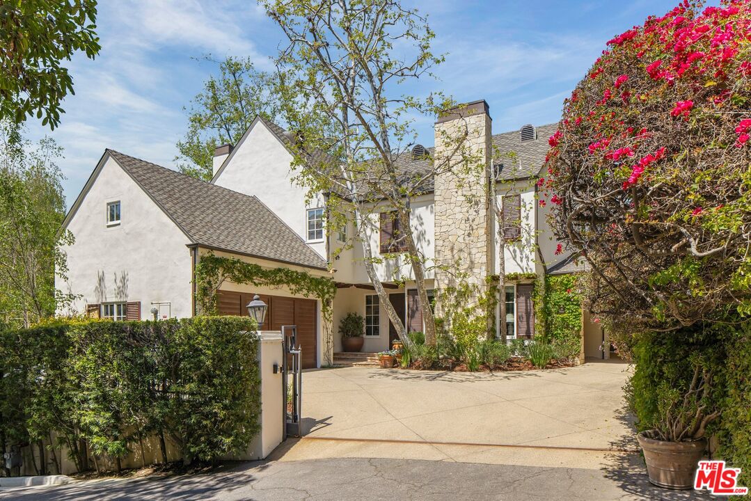 MLS #25601863 image #1