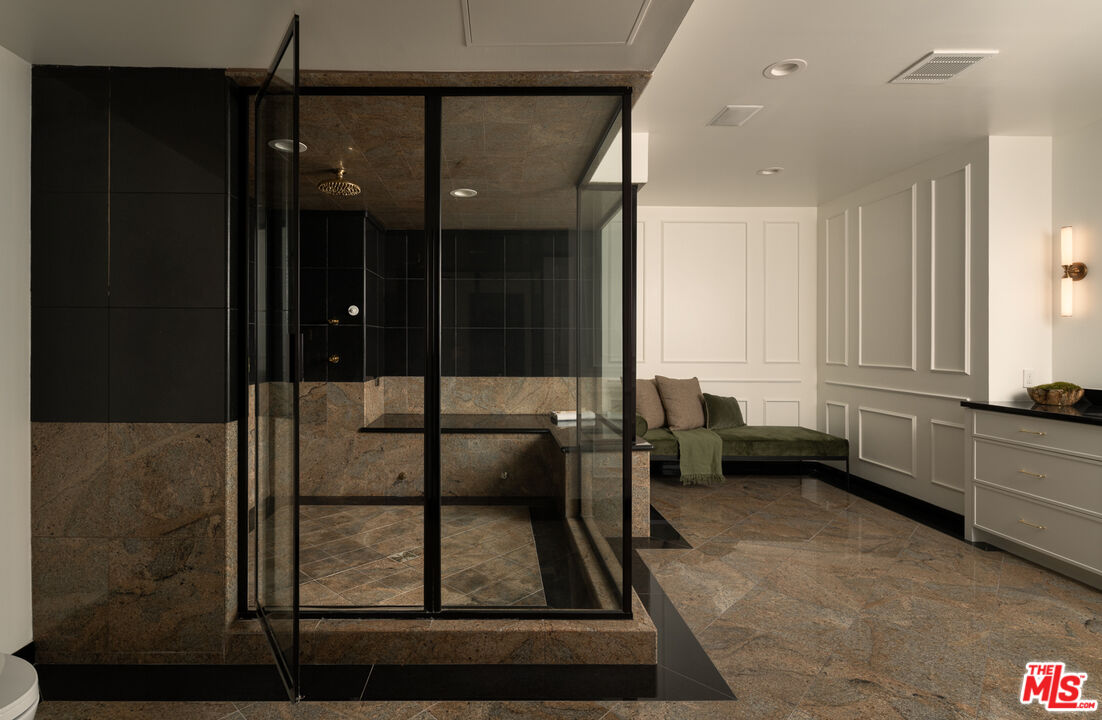 MLS #25602079 image #21