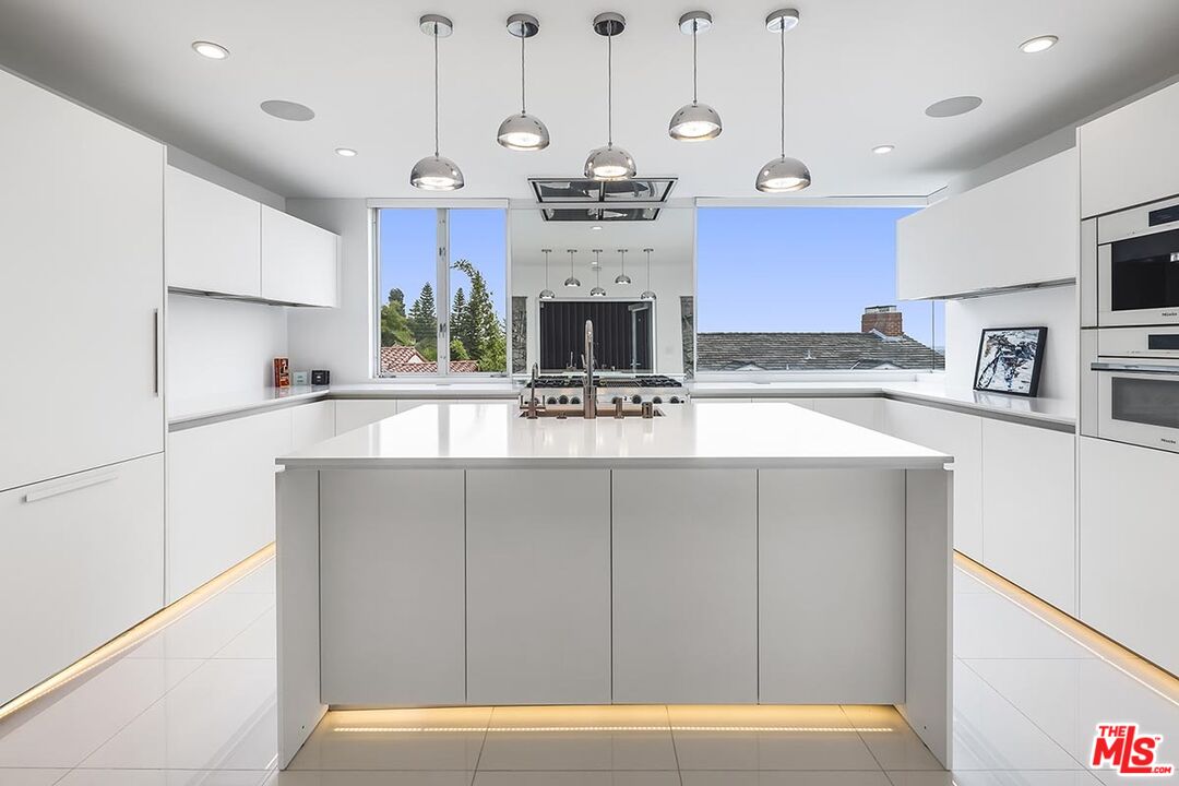 MLS #25602371 image #13