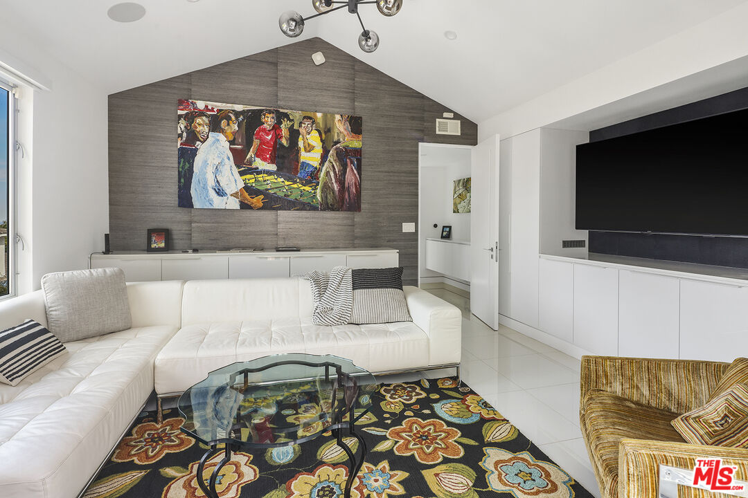 MLS #25602371 image #16