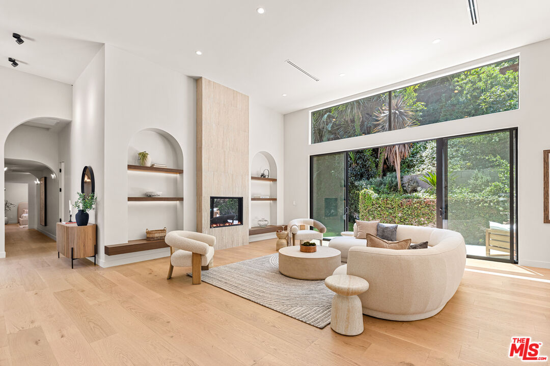 MLS #25602779 image #0