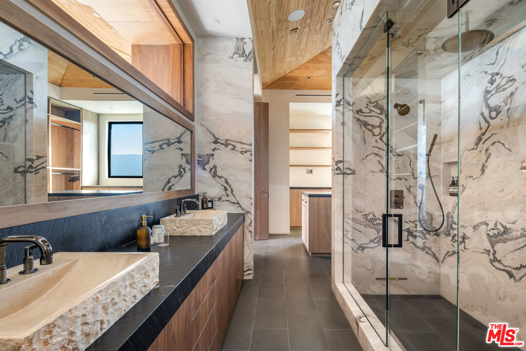 MLS #25603397 image #17