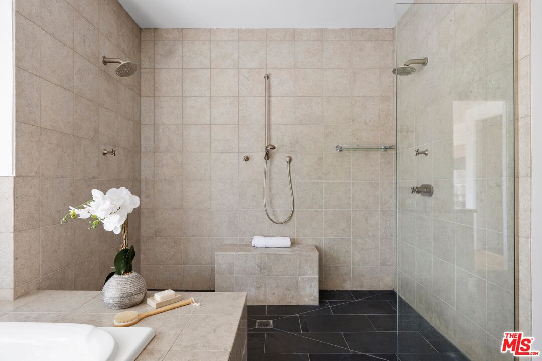 MLS #25604507 image #16